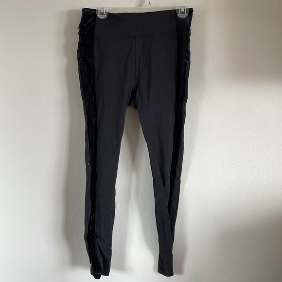 Athleta Pants - Athleta M Black Leggings